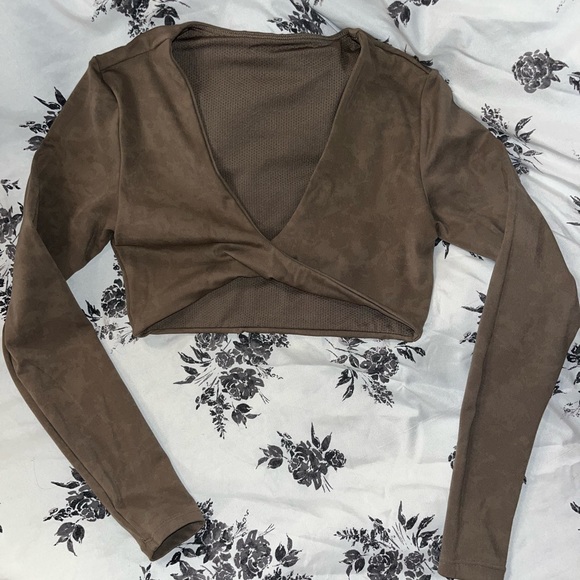 Crop shop boutique crop top in mocha - Picture 8 of 8